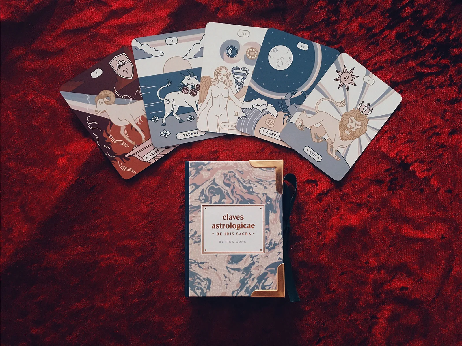 Arcana Iris Sacra Tarot and Astrology Set - Image 3