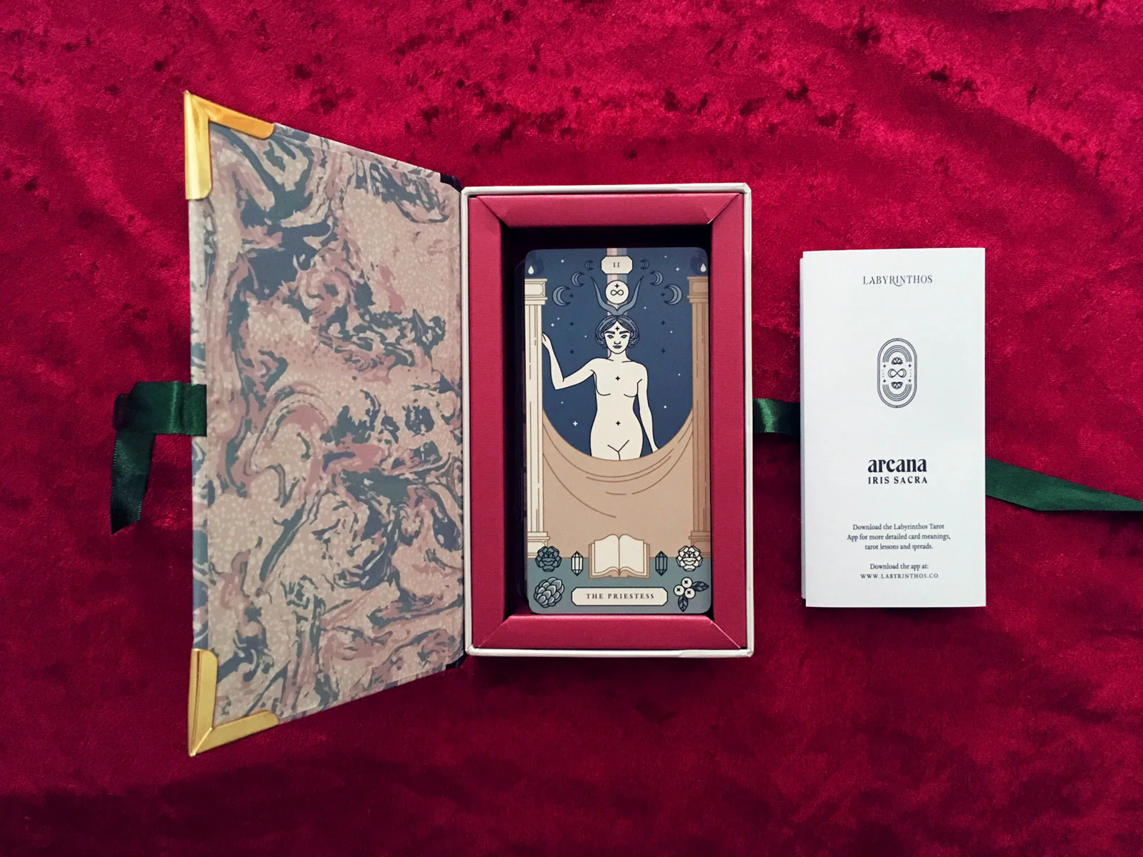Arcana Iris Sacra Tarot Deck - Image 5